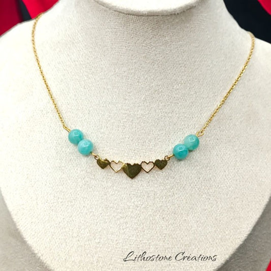 Collier en Amazonite Naturelle &amp; Cœurs en Acier – Douceur &amp; Harmonie Ce collier fait à la main 