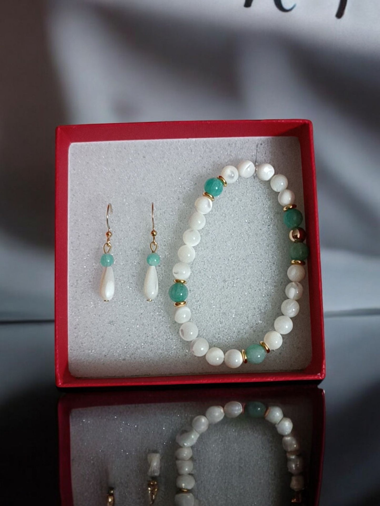 Parure en Amazonite & Nacre – Apaisement & Douceur