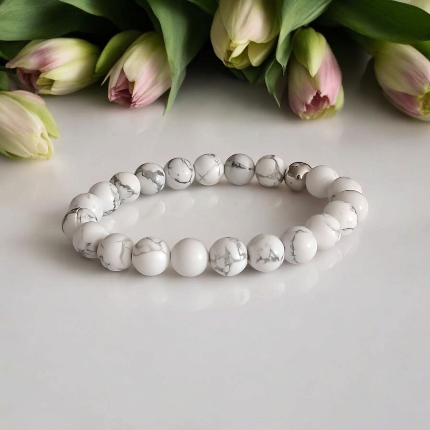 Howlite. Pierres Naturelles. Bracelet fait à la main. Cadeaux. Bijoux. Lithothérapie.