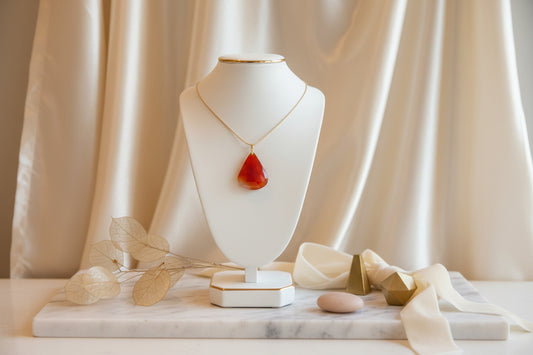 Collier avec Pendentif en Agate Rouge – Pierre Naturelle