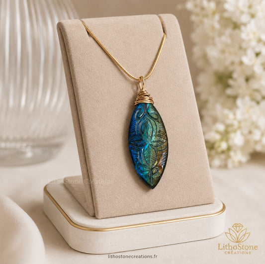 Collier en Labradorite Naturelle Sculptée – Pièce Unique