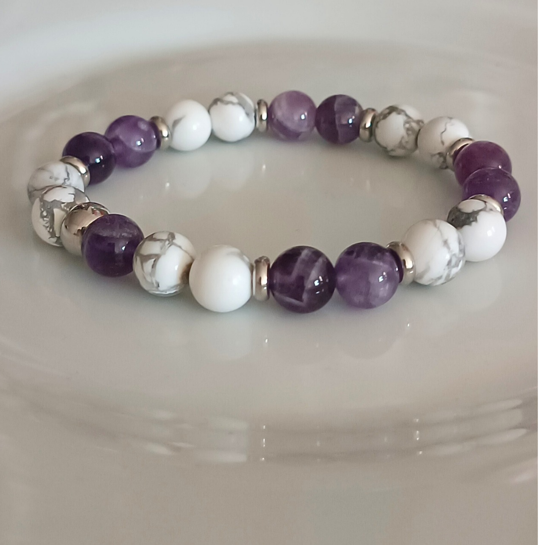Bracelet en Améthyste & Howlite – Apaisement & Clarté Intérieure